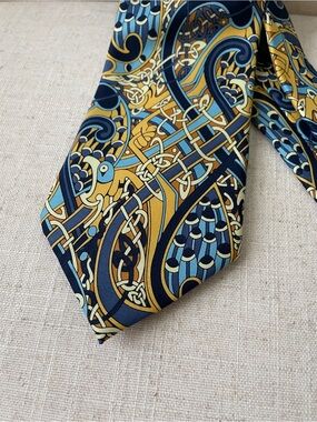 Celtic Design Men's Tie in Navy Blue & Gold